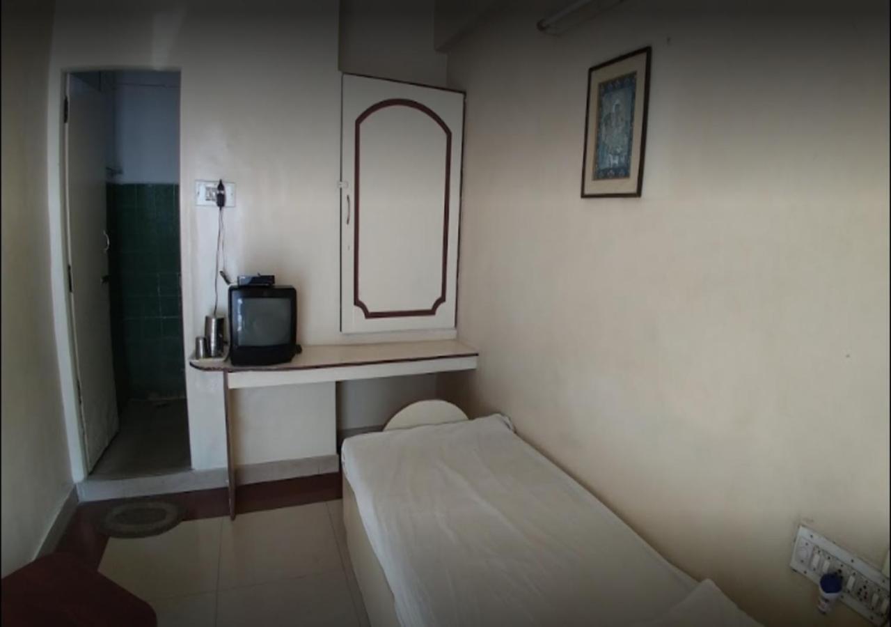 Sap Residency Hotel Tiruppur Buitenkant foto